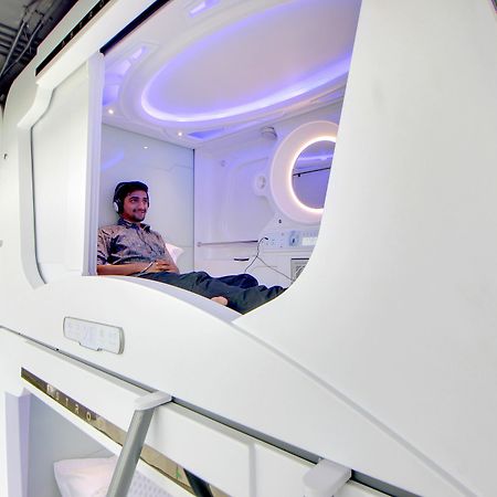 Hotel Astropods Airport, Mumbai. Luaran gambar