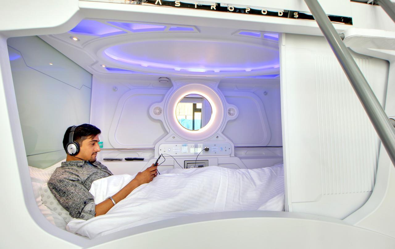 Hotel Astropods Airport, Mumbai. Luaran gambar