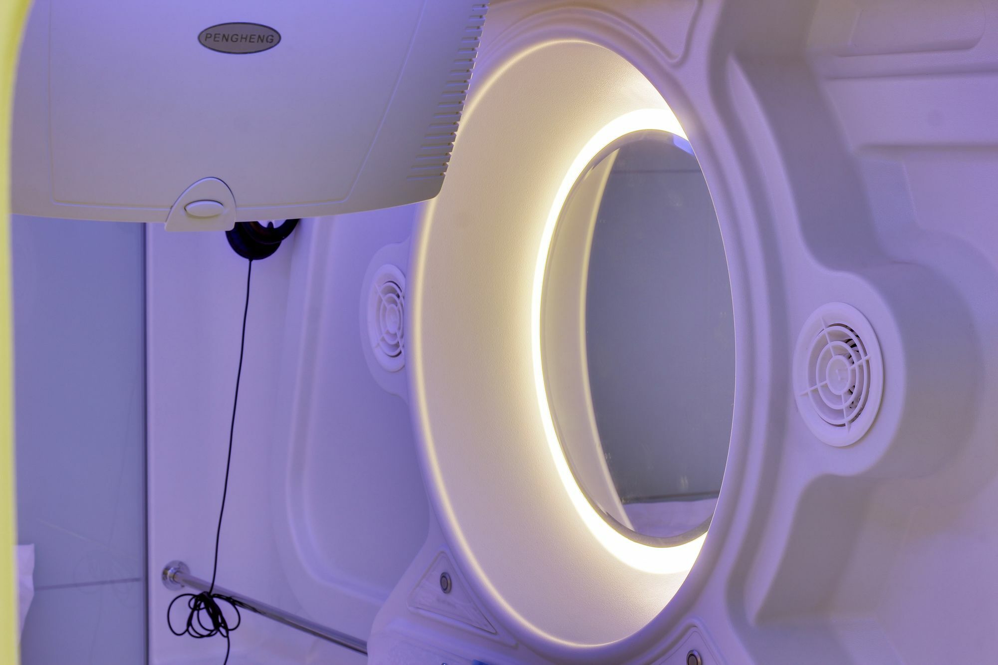 Hotel Astropods Airport, Mumbai. Luaran gambar